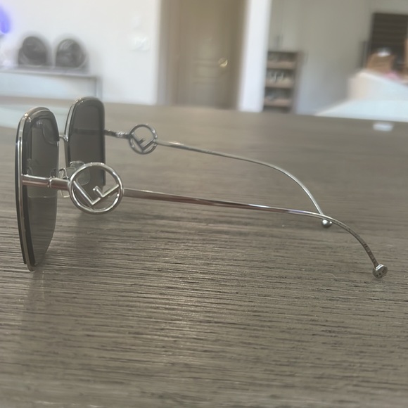 Fendi oversized metal sunglasses, like new condition main image 4